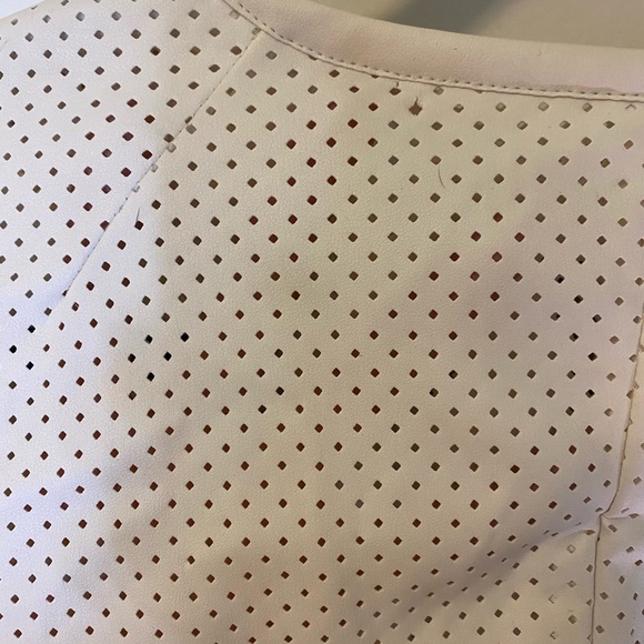 White Jacket | Robert Rodriguez - Picture 11 of 12